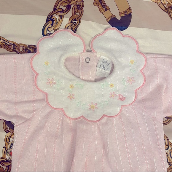 Baby Dior Up to 11lbs Floral Luxury Embroidered Baby Onesie - Picture 2 of 7